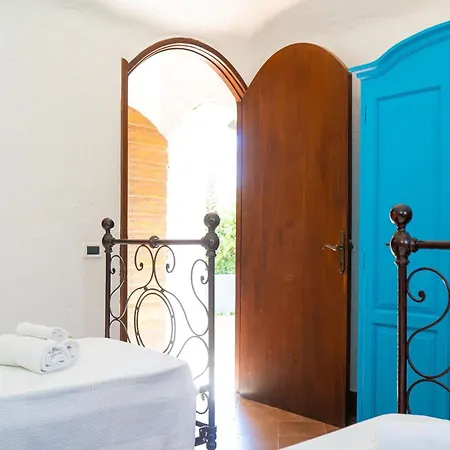 Sweet Holidays - Casa Tonda Fronte Mare A Con Giardino, Wi-fi E Parcheggio Pvt بيت للعطل سان جيوفاني