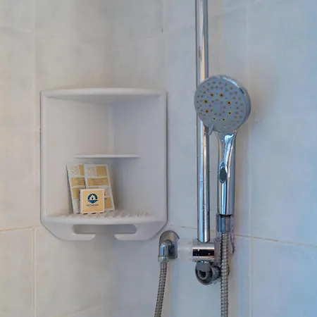 Sweet Holidays - Casa Tonda Fronte Mare A Con Giardino, Wi-fi E Parcheggio Pvt Semesterbostad *
