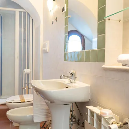 Sweet Holidays - Casa Tonda Fronte Mare A Con Giardino, Wi-fi E Parcheggio Pvt