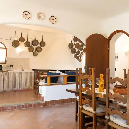 Sweet Holidays - Casa Tonda Fronte Mare A Con Giardino, Wi-fi E Parcheggio Pvt *