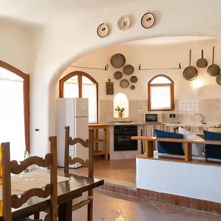 Sweet Holidays - Casa Tonda Fronte Mare A Con Giardino, Wi-fi E Parcheggio Pvt بيت للعطل