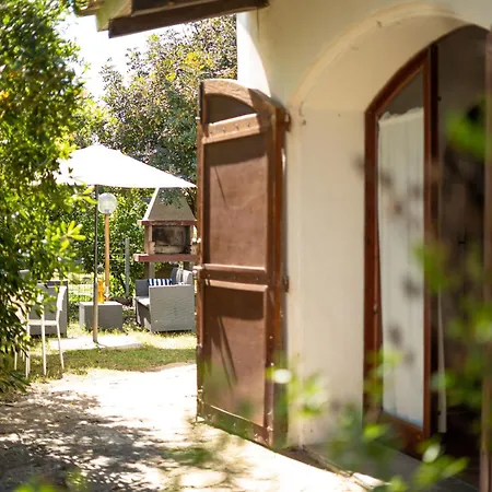 Sweet Holidays - Casa Tonda Fronte Mare A Con Giardino, Wi-fi E Parcheggio Pvt Semesterbostad *
