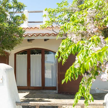 Sweet Holidays - Casa Tonda Fronte Mare A Con Giardino, Wi-fi E Parcheggio Pvt Ferienhaus